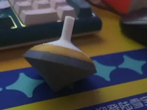 3色可以拼装陀螺,可以自己配色