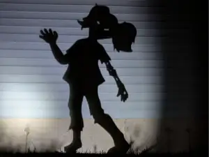 Zombie Girl - Halloween Shadow Caster