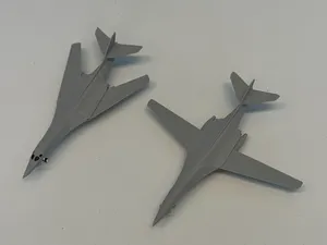 1:400 scale Interactive B-1 "Lancer"