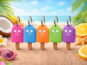 Cute Ice Cream Keychain – 3-farbiger mit Herzaugen