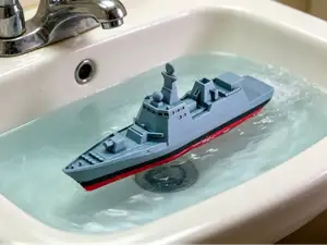 浴缸玩具:可以浮在水上的军舰