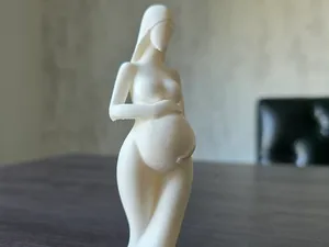 Elegant Pregnancy Sculpture