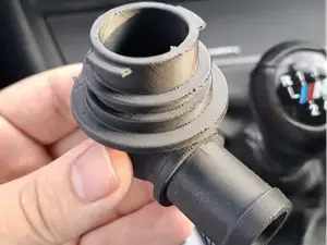 Opel Vivaro/ Renault Trafic oil filler