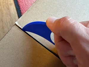 Minimalist letter and parcel opener