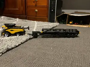 1/64 New Holland CR11 Combine comb trailer