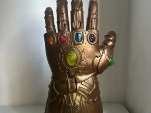 Manopla thanos 19 cm +-