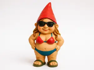 Gartenzwergin mit Bikini