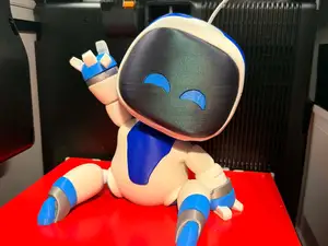 Astro Bot - Sitting Waving Figure