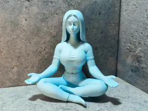 Schöne Frau in Yoga Pose