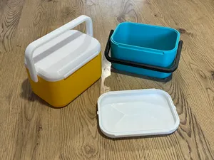 Lunchbox with Handle & Locking Lid