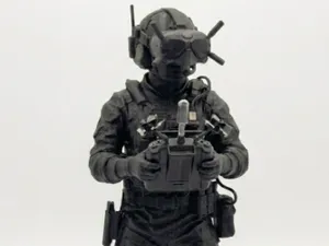 Modern Soldier driving Combact Drones (scale 1x35)