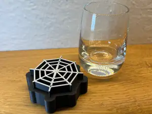 Spinnennetz-Thron