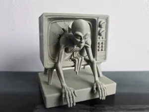 Alien TV  - Inspiret by Samara from movie The Ring