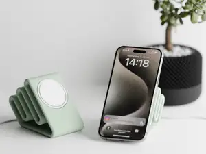 Playfull Iphone MagSafe (USB-C) Stand Serpino