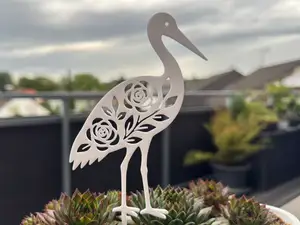 Floraler Storch mit Blumenstecker