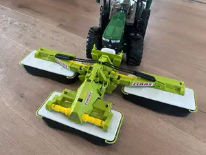 Adapter Bruder Traktor Claas Frontmäher