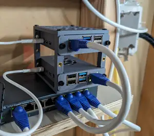 Raspberry Pi 4 & 5 Mini Server Rack Case