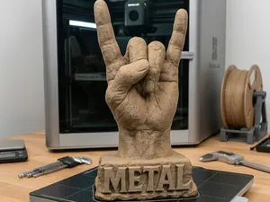 Metal Horns – Desk Statue