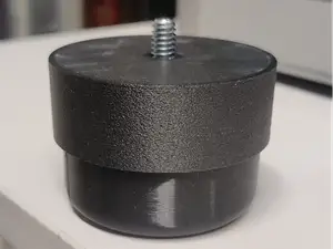 Subwoofer isolation feet