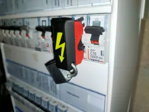 verrouillage/consignation disjoncteur électrique