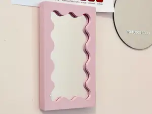Wavy Mirror