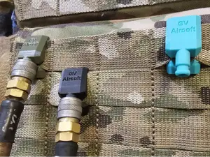 Molle clip for HPA hose
