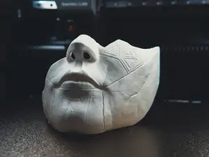 Alicia's Mask - Clair Obscur 33