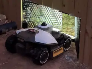 Self-Closing Robot Mower Gate (Not Self-Locking)