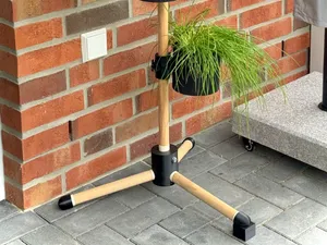 Stehender Kräutergarten - vertikaler Pflanzenstab