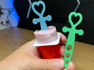 Fruchtzwerge Eisstiel im Schwert-Design