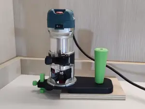 Makita RT0700 rifilabordi