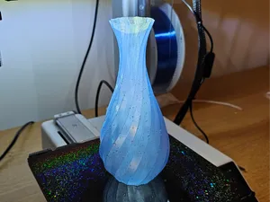 Elegant Twisted Crystal Vase