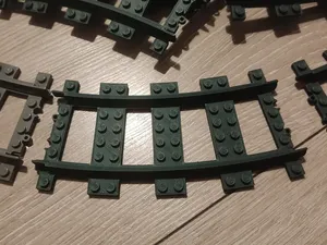 Brick train - Round track rail