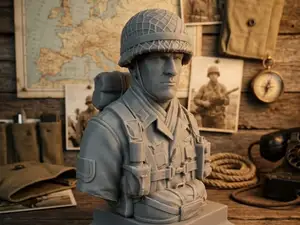 Paracadutista WW2 su Busto