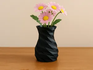 Vaso Low-Poly Nero – Design moderno
