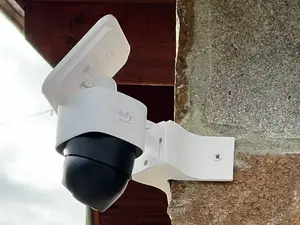 Eufy SoloCam S340 Corner mount