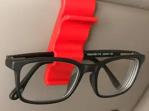 Sunglasses sun visor/shield holder