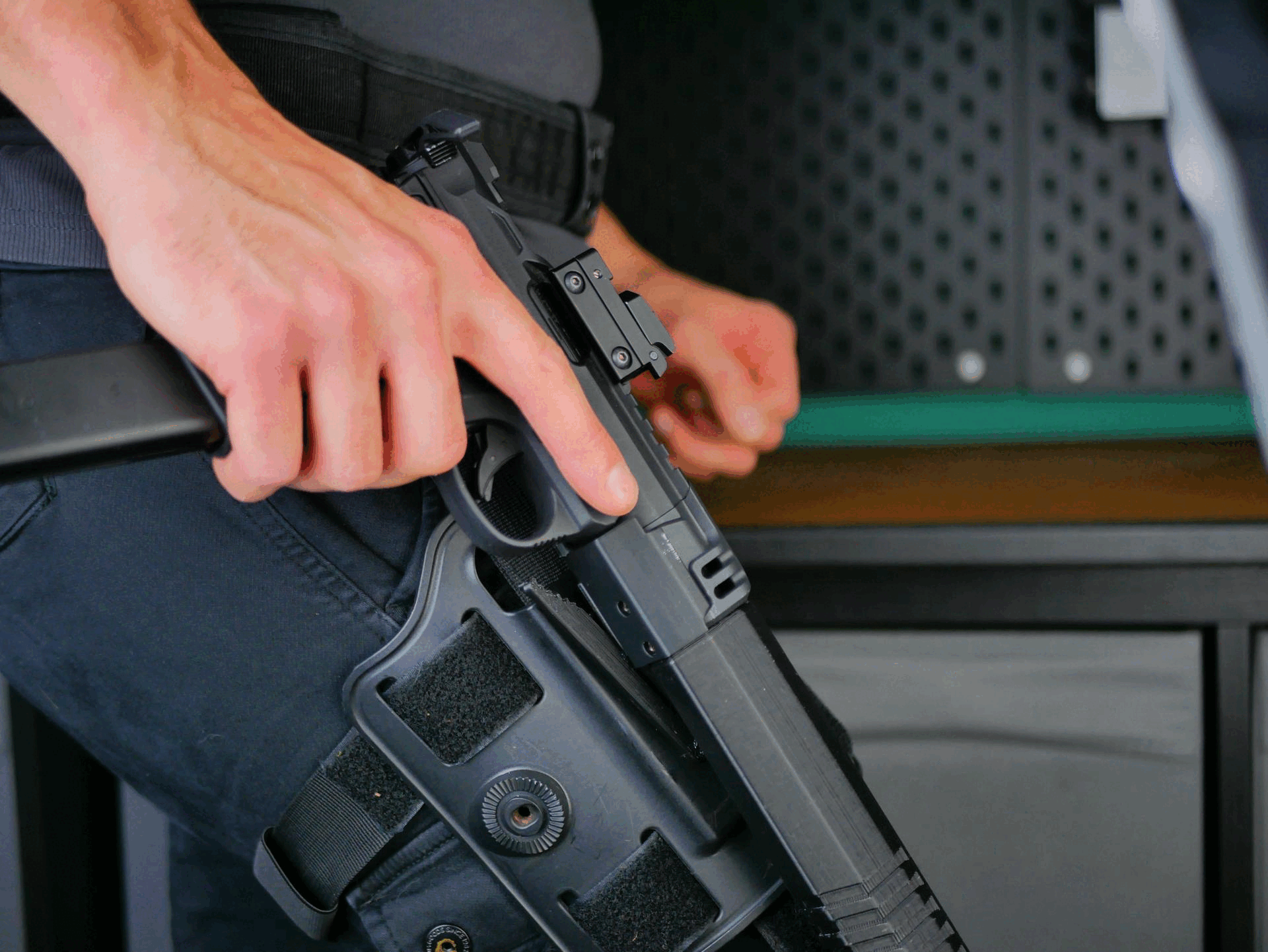 AAP-01C quick-draw holster