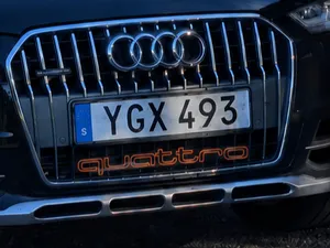 Quattro grill-emblem