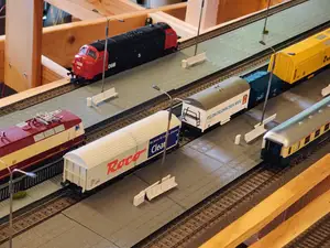 Modeltrain station platform set for H0