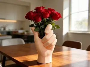 手握鲜花花瓶|笔筒 有力男手款