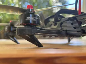 Raised shock absorbing legs for the Vapor d5