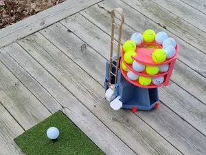 Golf ball dispenser pro
