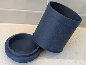 Leaf planter pot with drip tray