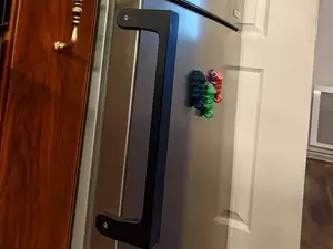 Refrigerator handle