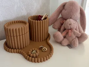 Accessories and brushes organizer set