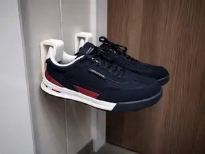 ShoeDock Levitate – Universal Shoe Hanger