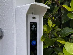 Outdoor cover for UniFi G2 Reader Pro