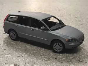 1:22 Volvo V50 (Working steering wheel!)