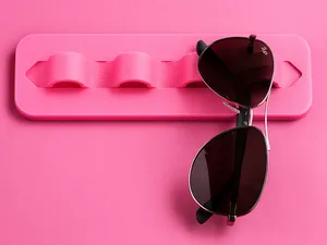 Minimalistischer Brillenhalter für 4 Brillen